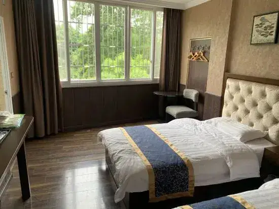 Яань: Waterfront Hotel
