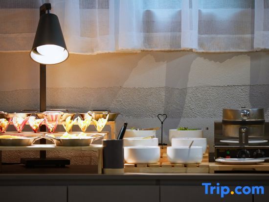 Нанкин: Nanjing Station Hongshan Zoo Light Residence Hotel
