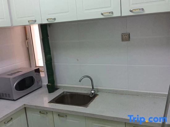 Байан-Нур: Meet the Lulu Zhaoshuai Apartment (Shuiyuan Road Branch)