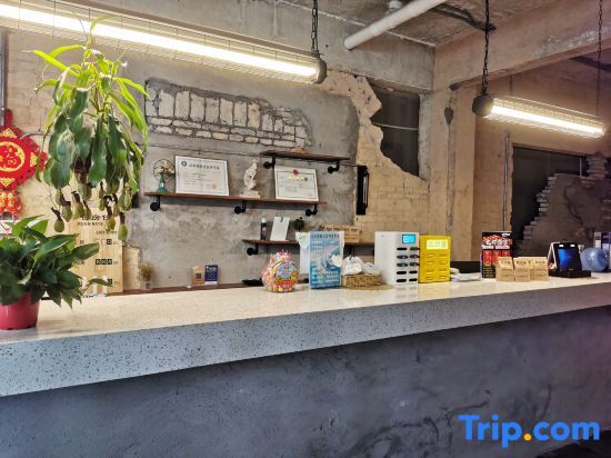 Санья: Sanya Qingfeng Xulai Feipingpan Surfing Homestay (Wuzhizhou Island Houhai Branch)