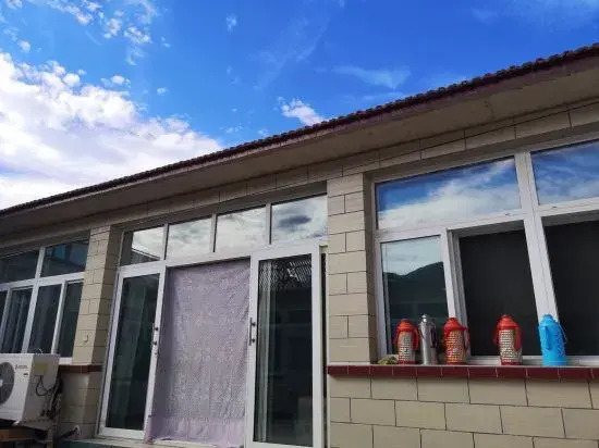 Пекин: Beijing Lapagoumen Baiyu Linma Zhanhua Farmhouse