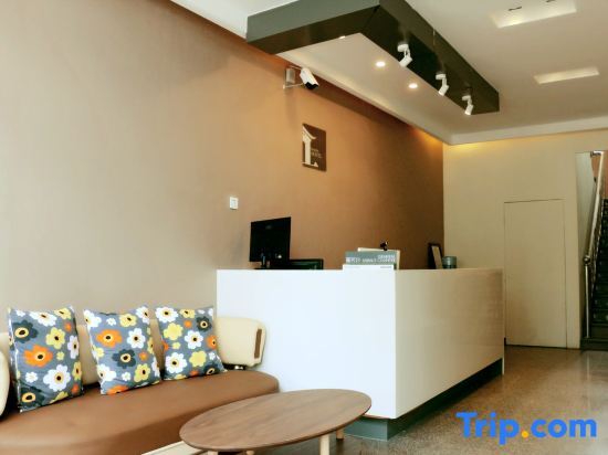 Шицзячжуан: Yiyi Liangpin Hotel (Shijiazhuang Luquan Safari Park Shop)
