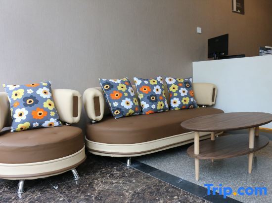 Шицзячжуан: Yiyi Liangpin Hotel (Shijiazhuang Luquan Safari Park Shop)