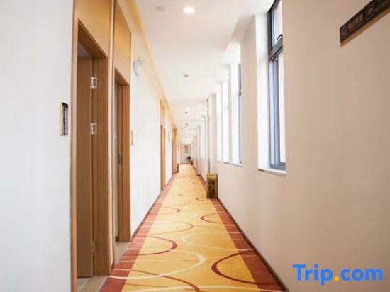 Шанхай: Holiday Inn Shanghai Xintun