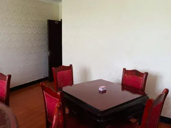Хоу Ань Сян: Luxian Huludun Hotel