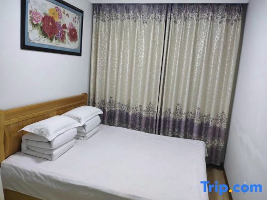 Бенкси: Benxi Huamu Hefu Warm Apartment