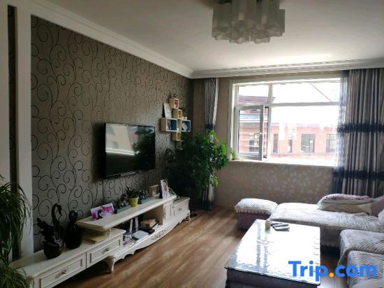 Бенкси: Benxi Huamu Hefu Warm Apartment