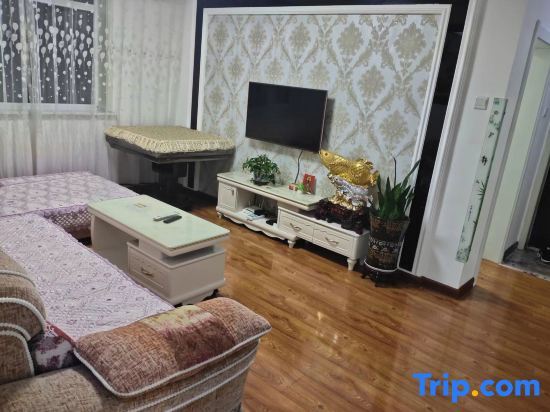 Бенкси: Benxi Huamu Hefu Warm Apartment