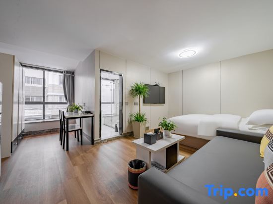 Шанхай: C9 Apartment Hotel (Shanghai Meilong Branch)