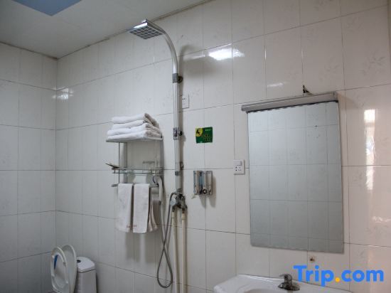 Лиаоченг: Guanxian Shuangying North Ring Express Hotel