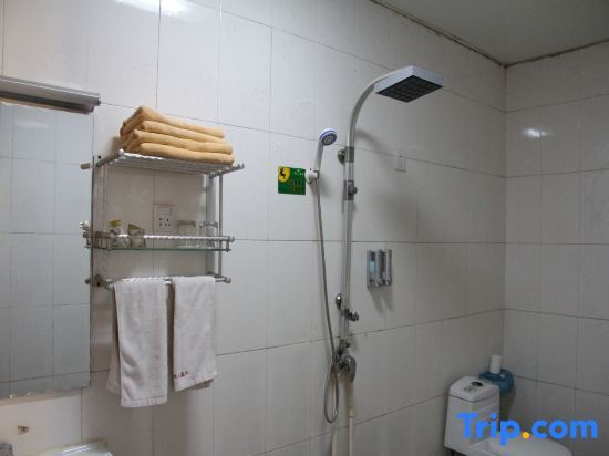 Лиаоченг: Guanxian Shuangying North Ring Express Hotel