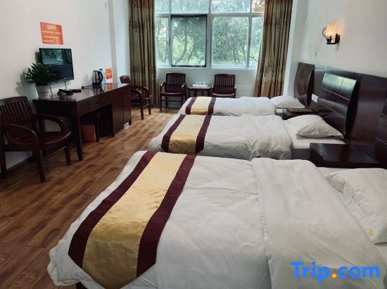 Баошань: Longling Jinlong Hotel