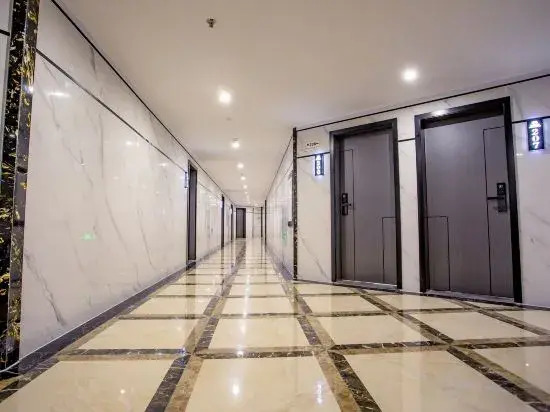 Наньпин: Baiyun Business Hotel (Jianye Railway Station)