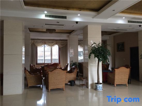 Яань: Jingjing Ruoshui Business Hotel