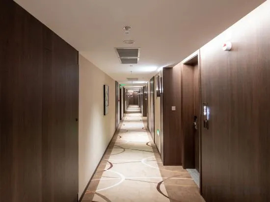 Цзыбо: Yiyuan Yuan Tai Blue Horizon Jun Hua Hotel