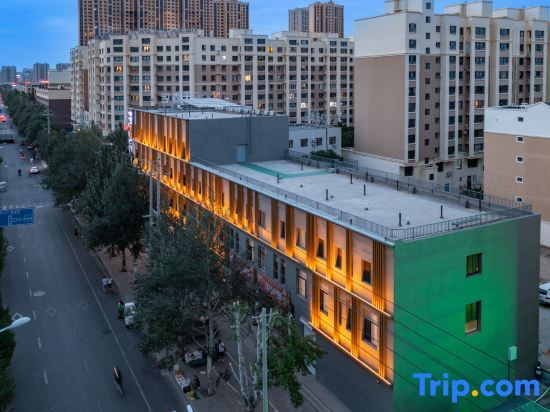 Байан-Нур: Jinyi Preferred Hotel Victoria Commercial Building Linhe Railway Station