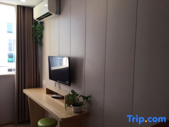 Шанхай: Shanghai Huating Hotel (Chonggu Zhaochong Highway Branch)