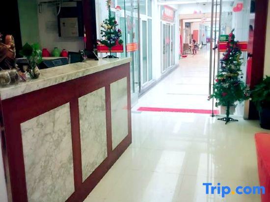 Шанхай: Shanghai Huating Hotel (Chonggu Zhaochong Highway Branch)