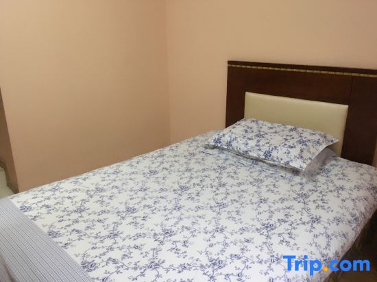 Шанхай: Shanghai Huating Hotel (Chonggu Zhaochong Highway Branch)