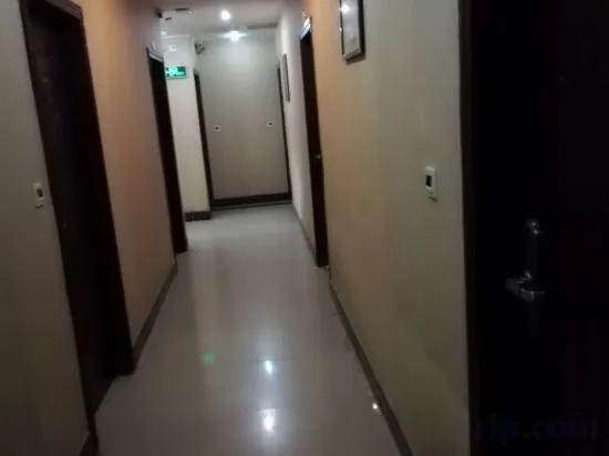 Хуанган: Wuxue Wenmin Business Hotel