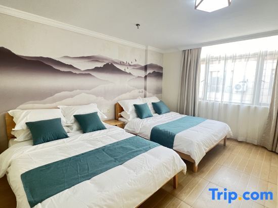 Шанхай: QinGe Hotel (Shanghai Lotus Road Branch)