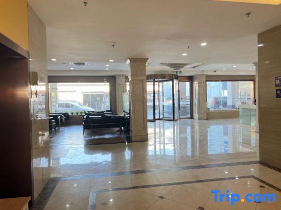 Шанхай: QinGe Hotel (Shanghai Lotus Road Branch)