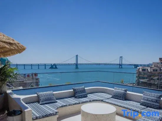 Далянь: Dalian Jinshi Designer Homestay