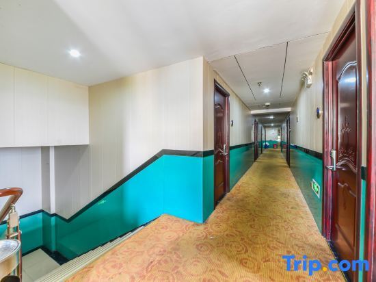 Шанхай: Xinya Hotel