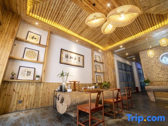 Уян: Zhenyuan Xurun Shanju River View Homestay (Zhenjiangge)