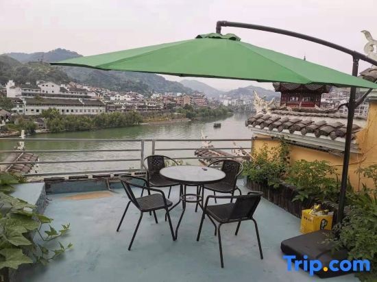 Уян: Zhenyuan Xurun Shanju River View Homestay (Zhenjiangge)