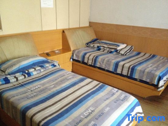 Шанхай: Shanghai Center Hostel