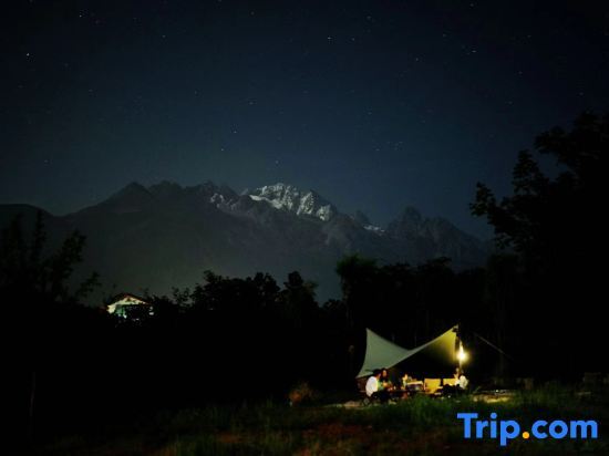 Лицзян: Yulong County met the homestay