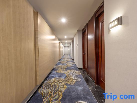 Хучжоу: Huaju Yashe Hotel (Huzhou Zhili Children's Clothing City)