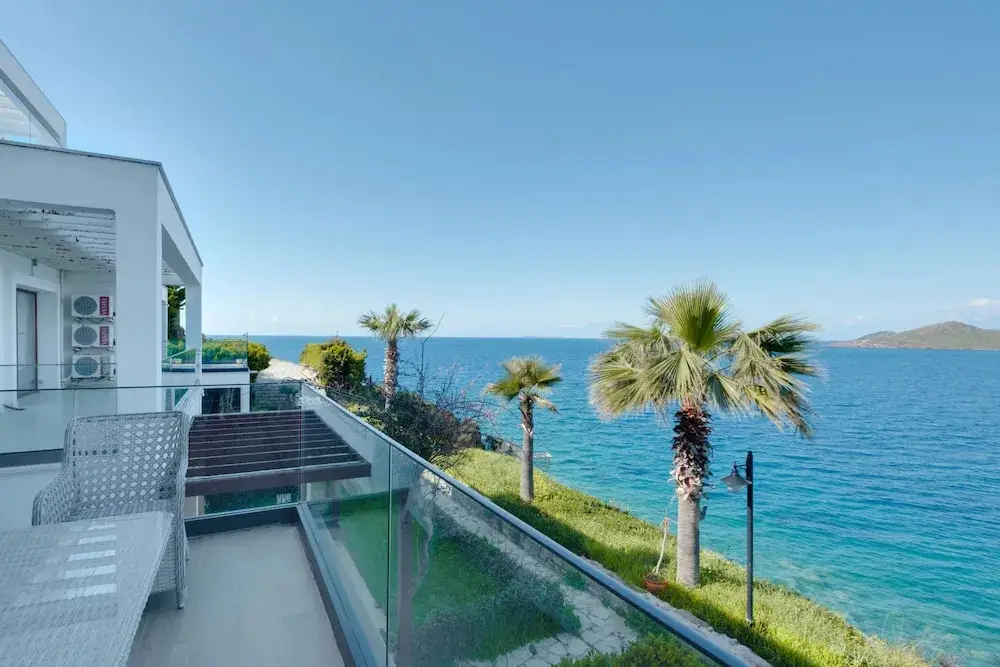 Luxury Waterfront House 9 min to Yalikavak Marina — фото 1