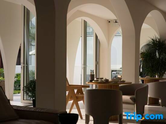 Дали: Dali Xiran Erhai Villa