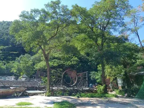 Пекин: Beijing Wood Banren Art Manor
