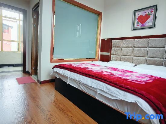Лангмуси: Luqu Hongshiya Holiday Hotel
