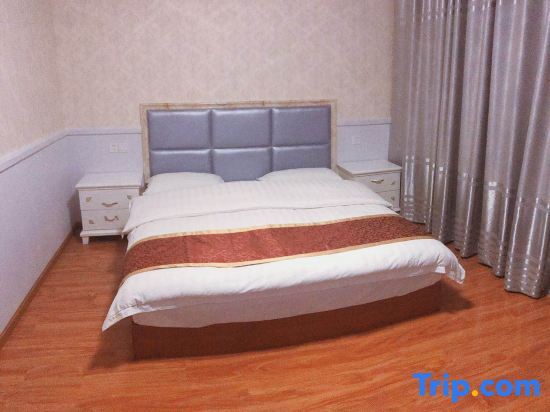 Лешан: Emeishan Jinguiyuan Leisure Center