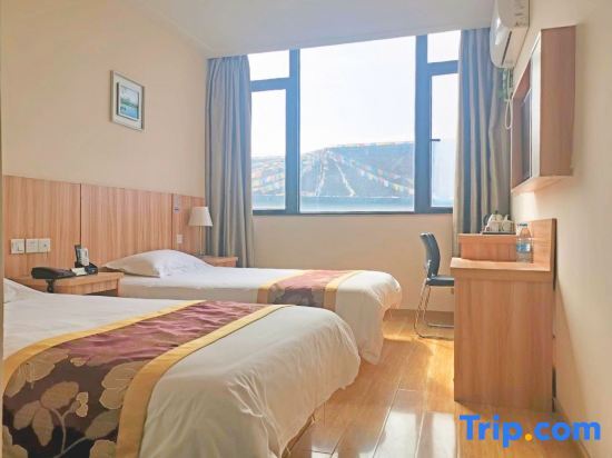 Шанхай: Home Inn Paibai Yun Hotel (Shanghai Luheng Road Subway Station)