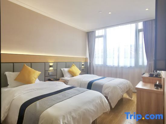 Шанхай: Home Inn Paibai Yun Hotel (Shanghai Luheng Road Subway Station)