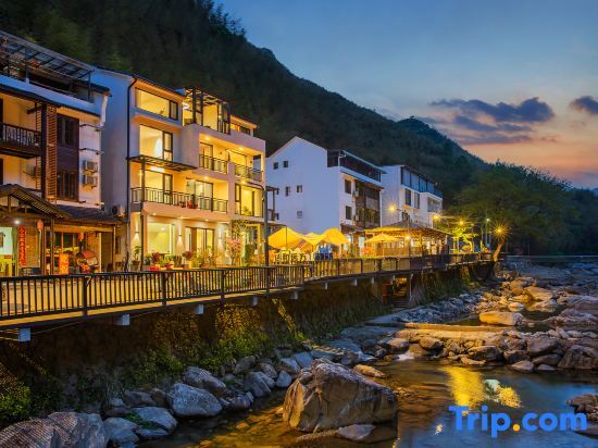 Poetry and Yuanfang·Anji·Boutique Family Coffee Pool Villa (Zhebei Grand Canyon Drifting Shop) — фото 1