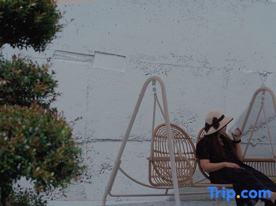 Хучжоу: Poetry and Yuanfang·Anji·Boutique Family Coffee Pool Villa (Zhebei Grand Canyon Drifting Shop)