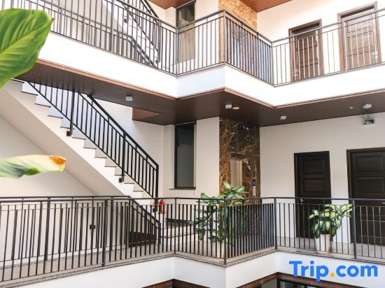 Дананг: "9-bedroom villa My Khe beach - Only 1 unit, year-end promotion