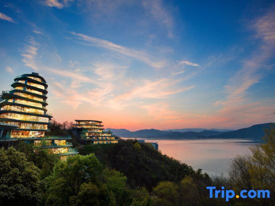 Huangshan Taiping Lake Pine cone Hotel — фото 1
