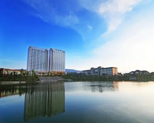 Баошань: Empark Grand Hotel Tengchong - 4 Nights, Yunnan, China