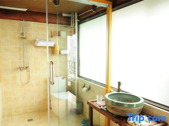 Дали: Dali Ancient Town Flower Court Moon House B&B