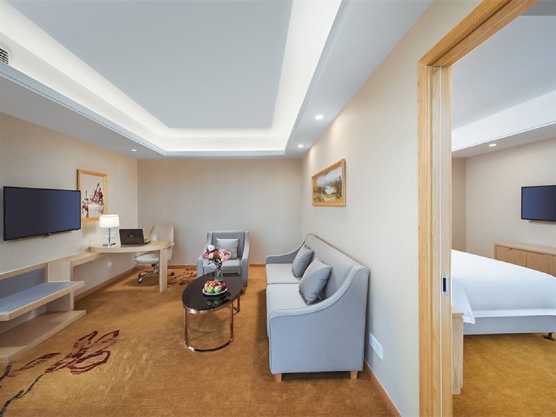 Нанкин: Vienna International Hotel (Nanjing Zhushan Road Metro Station)