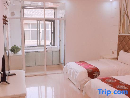 Ухань: Wuhan Junqi Theme Hotel (Hubei Academy of Fine Arts)