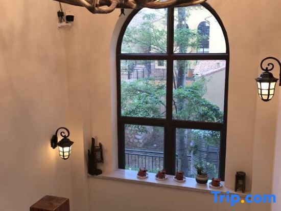 Дали: Limao Huanhai Lake View Courtyard