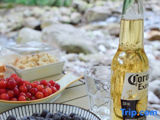 Чэнду: Qingcheng Mountain Qizhiquexipan Hot Spring Homestay